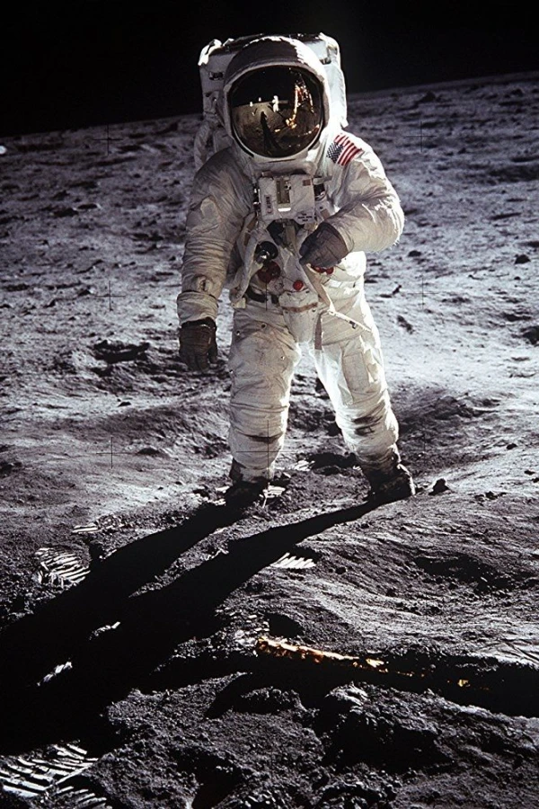 Conspiracy Theory: Did We Land on the Moon? Juliste