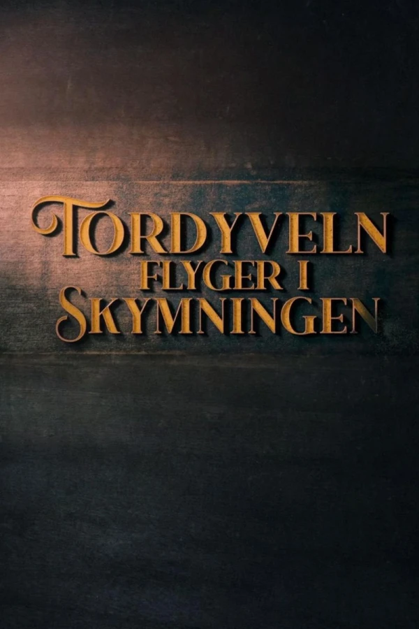 Tordyveln flyger i skymningen Juliste